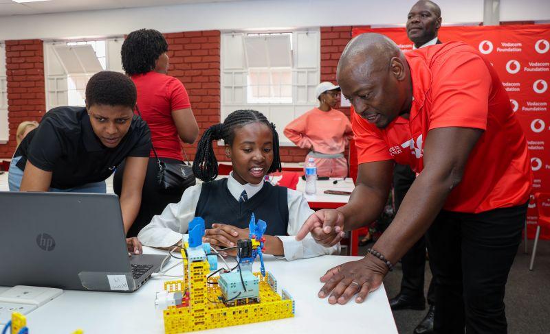 Vodacom, UJ and AWS Expand South Africa’s AI Talent Pipeline Through Student Innovation Vodacom, UJ and AWS Expand South Africa’s AI Talent Pipeline Through Student Innovation
